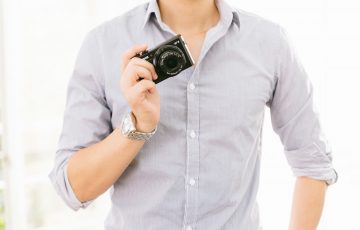 カメラを持った男性　画像